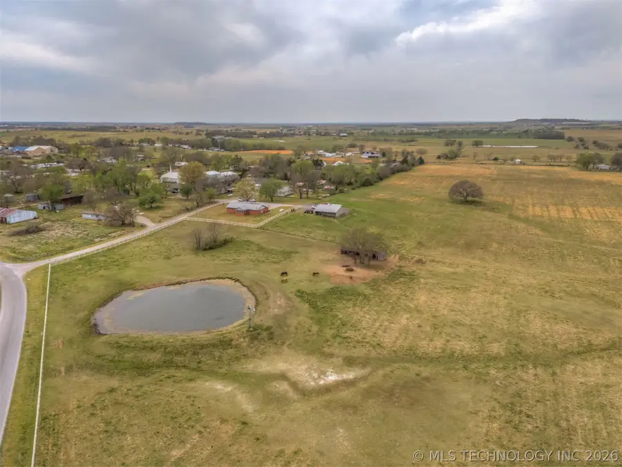 302 N Gas Street, Chouteau, OK 74337 - #3