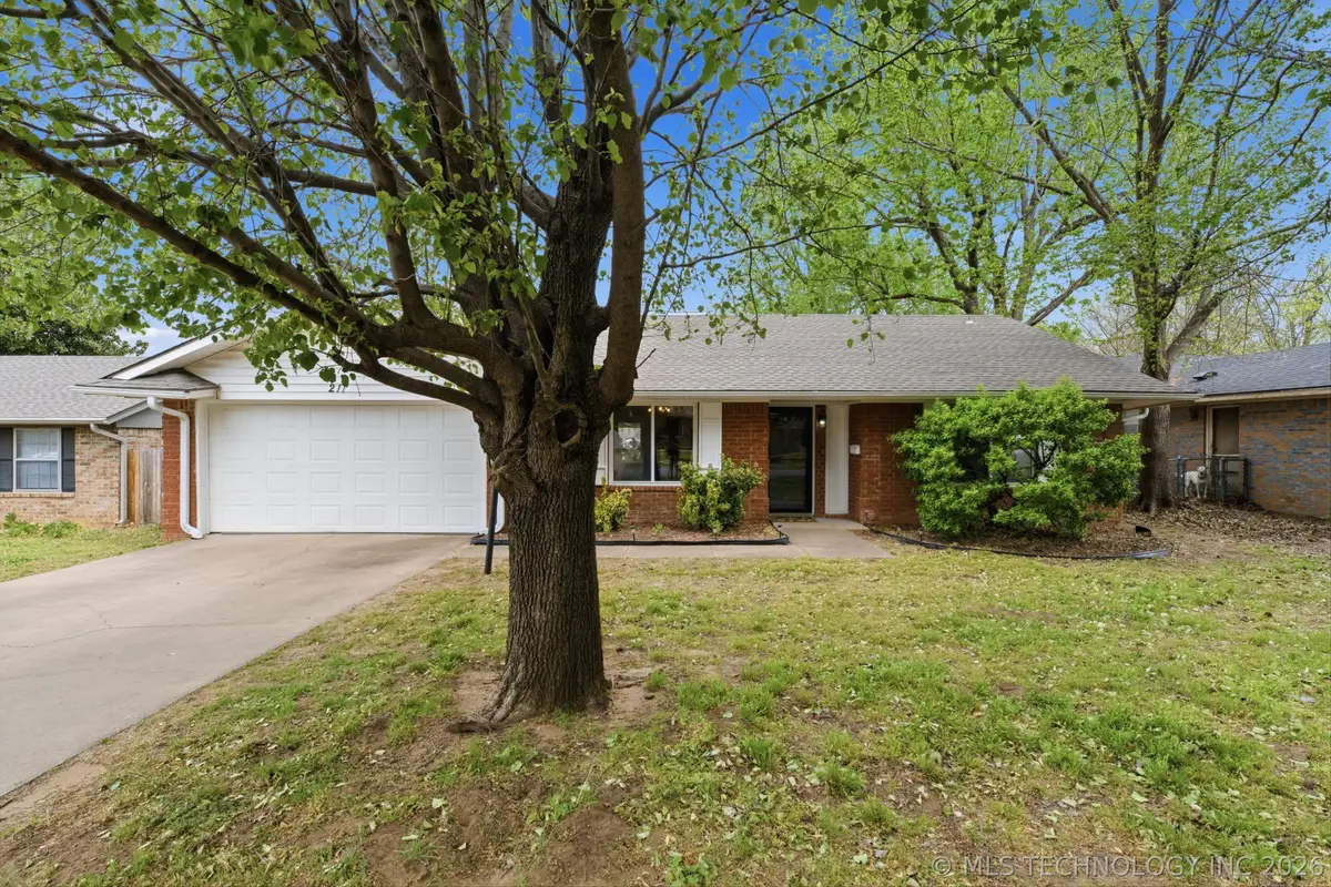 211 W 17th Street, Owasso, OK 74055 - #1