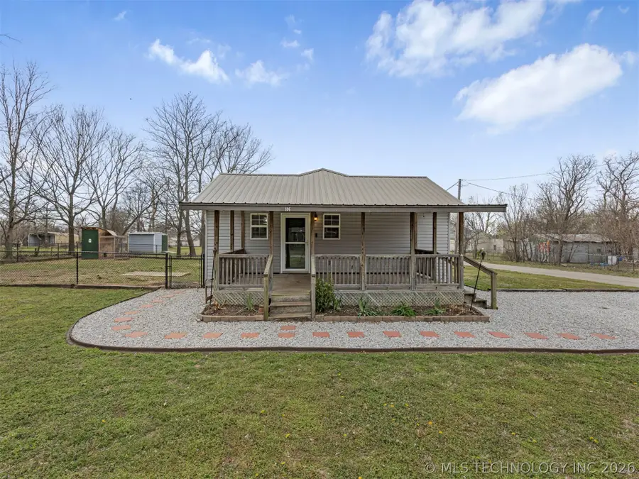 806 S Hickory Street, Nowata, OK 74048 - #2