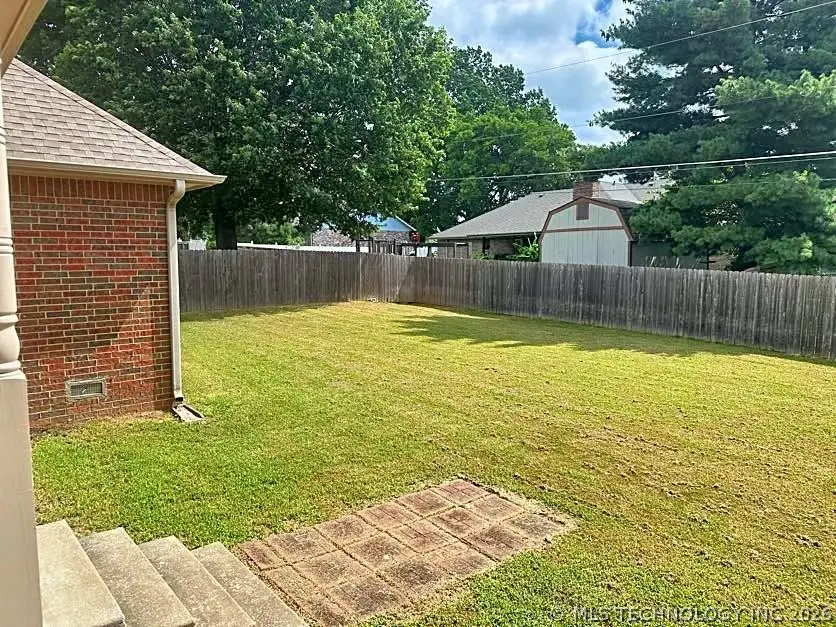 605 S Oak Avenue, Tahlequah, OK 74464 - #2