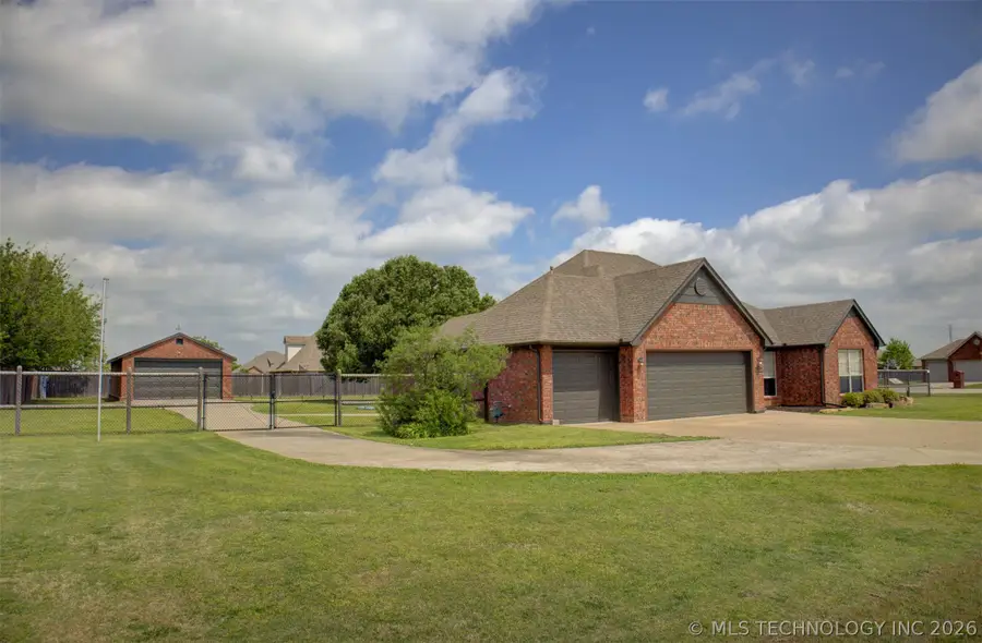 5755 E 144th Street, Collinsville, OK 74021 - #3