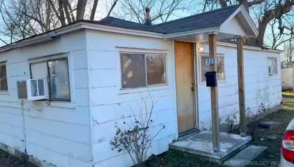 707 N Weenonah Avenue, Claremore, OK 74017