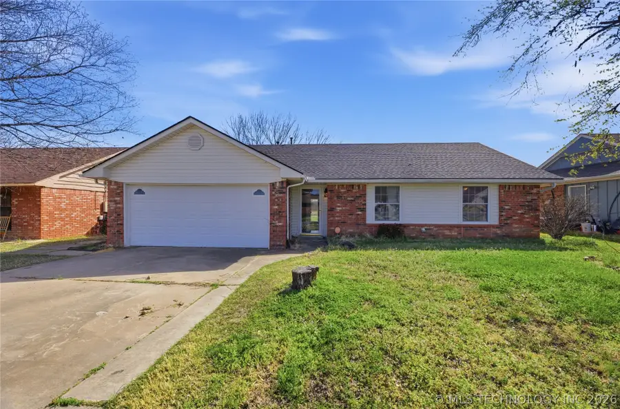 321 N Joanna Street W, Catoosa, OK 74015 - #2