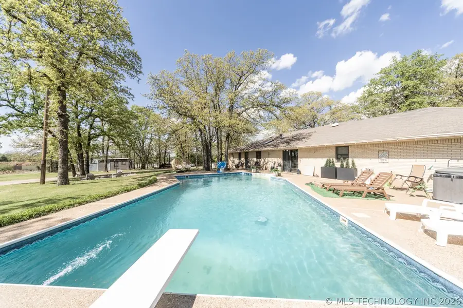 222 N Oak Grove Road, Cushing, OK 74023 - #2