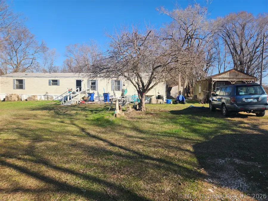 414 E Golden Avenue, Copan, OK 74022 - #2