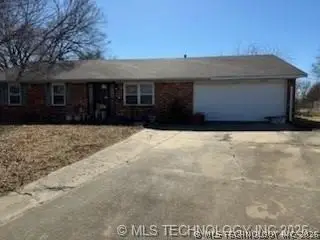 9006 E 48th Place, Tulsa, OK 74145