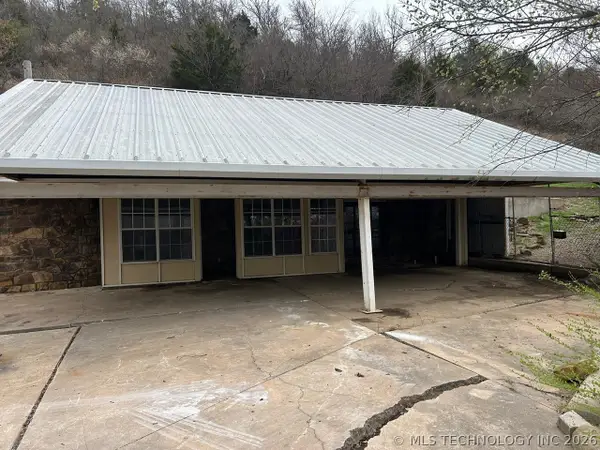 11201 S Edgewater Road, Claremore, OK 74017