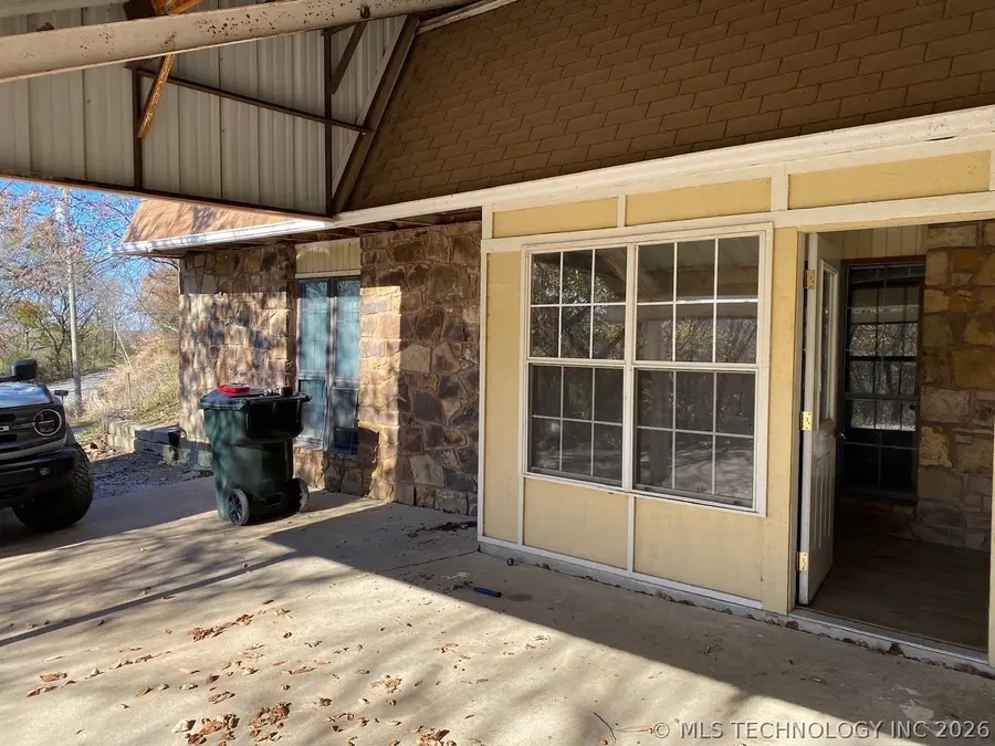 11201 S Edgewater Road, Claremore, OK 74017 - #2
