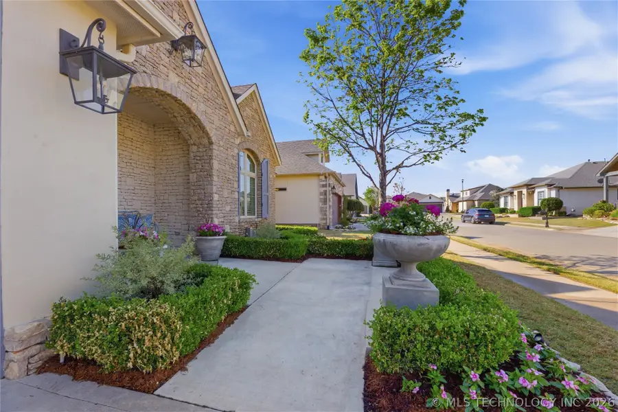 8405 S Olympia Avenue, Tulsa, OK 74132 - #3