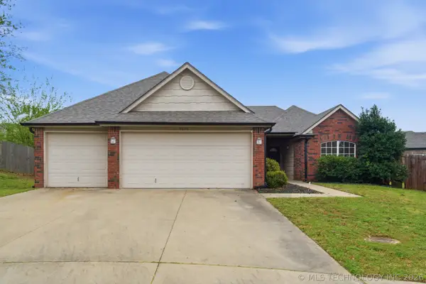 9820 E 97th Place, Owasso, OK 74055