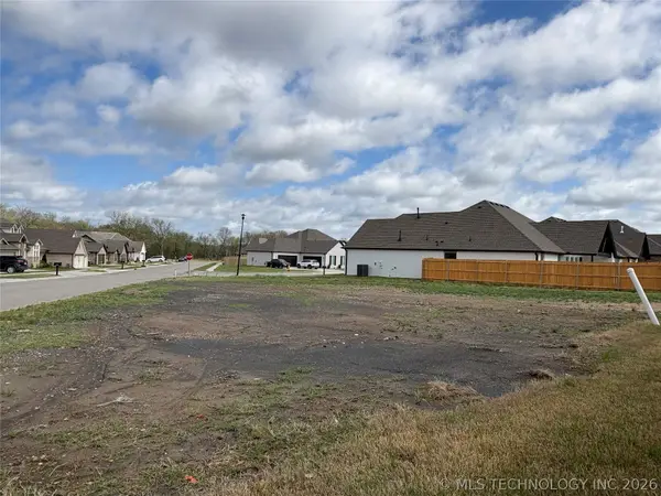 2036 E 129th Place S, Jenks, OK 74037