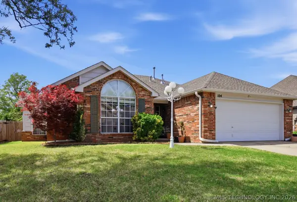 104 S Walnut Avenue, Broken Arrow, OK 74012