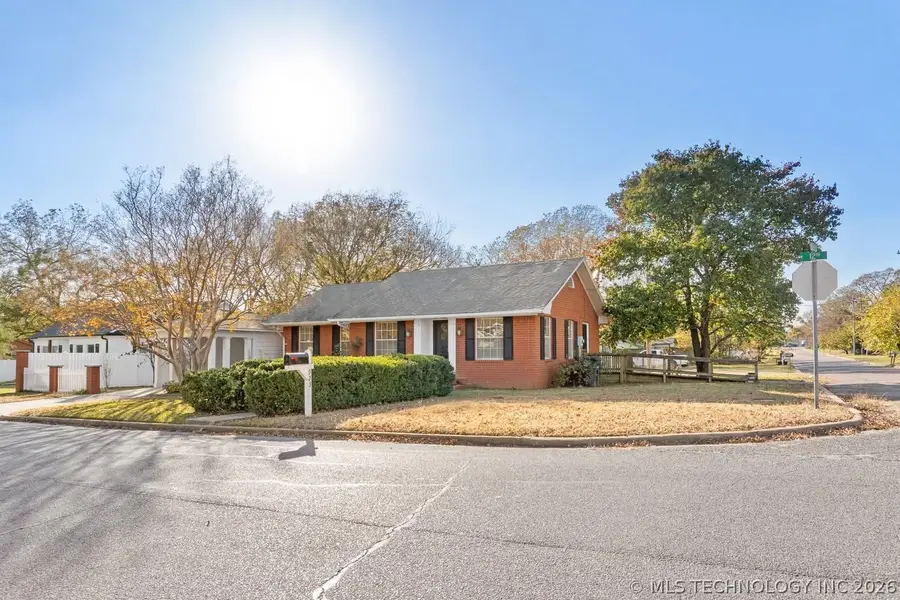 923 N 12th Avenue, Durant, OK 74701 - #2