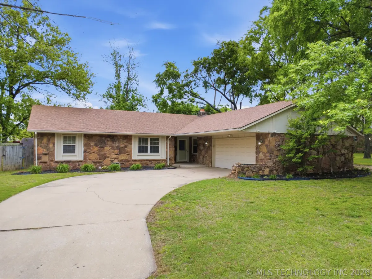 1005 E 12th Street, Claremore, OK 74017 - #1