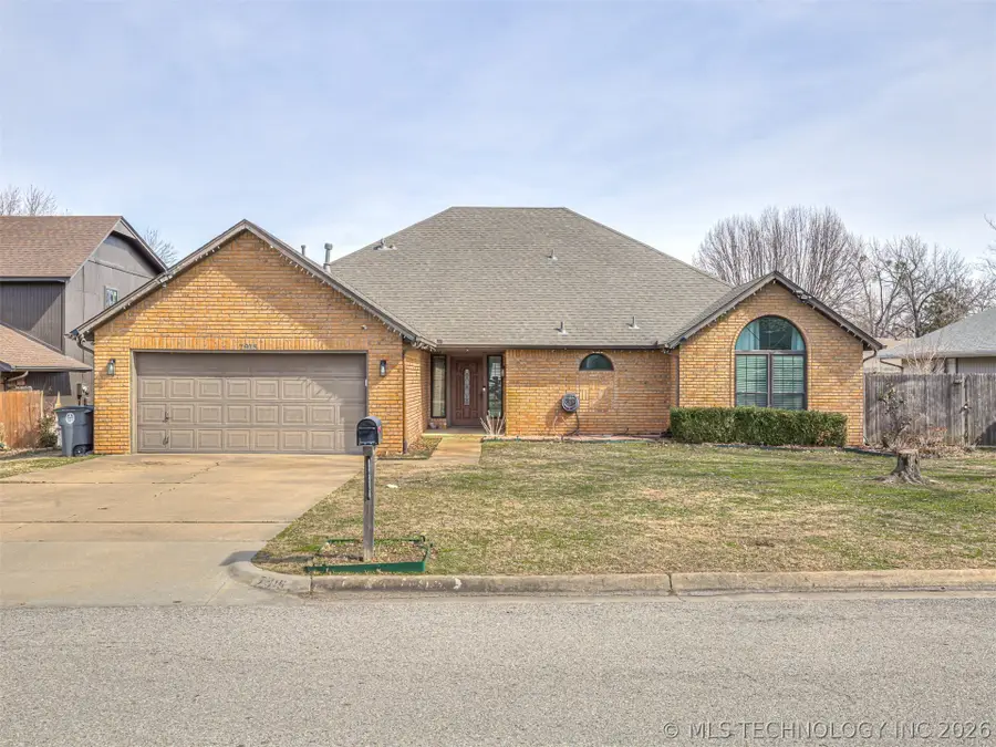 7915 S East Avenue, Tulsa, OK 74133 - #2
