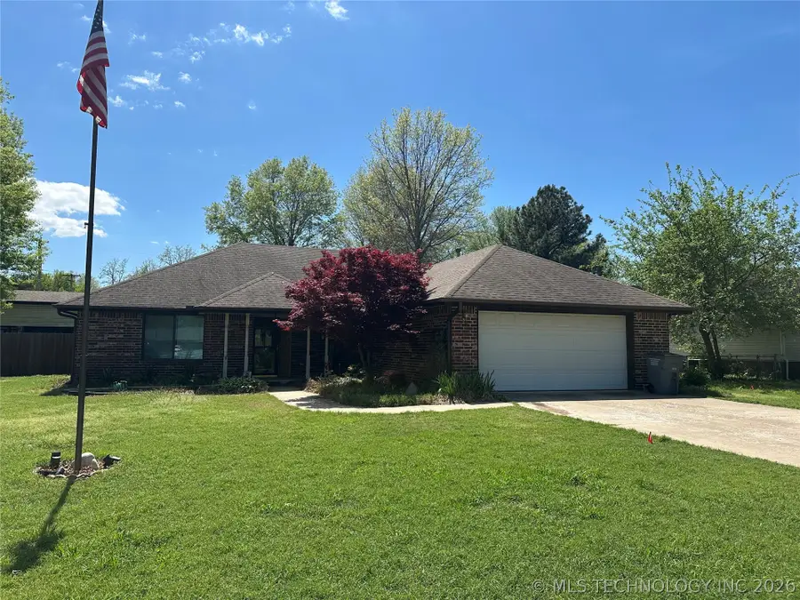 908 Linn Avenue, Wagoner, OK 74467 - #2