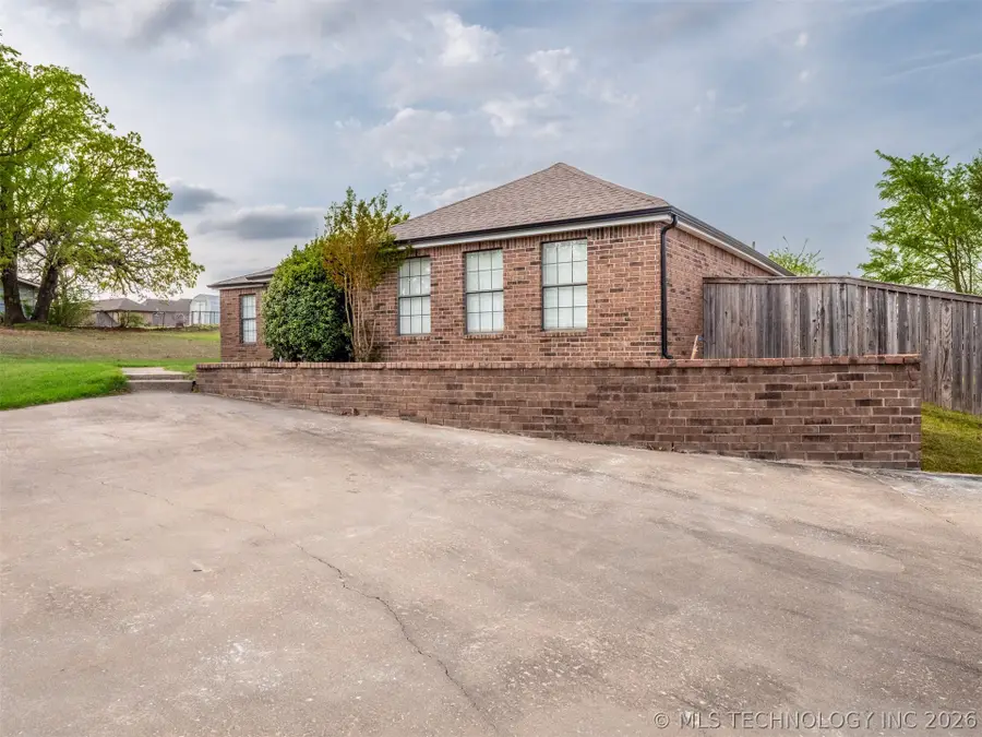 909 Fireside Estate, McAlester, OK 74501 - #3
