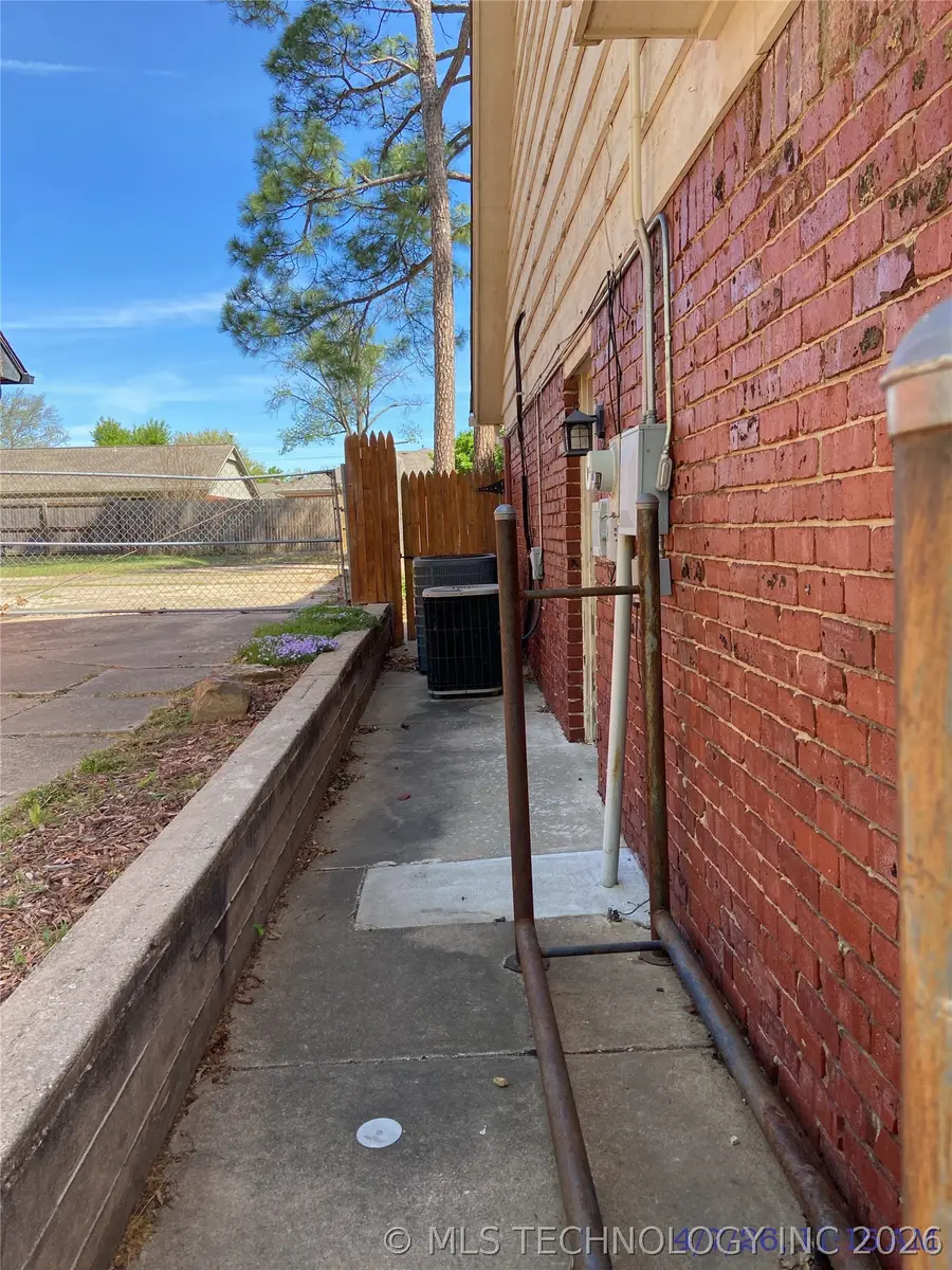 6839 E 52nd Street, Tulsa, OK 74145 - #3