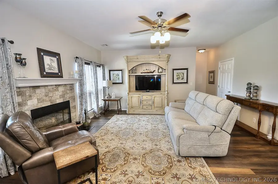 3905 W Canton Street, Broken Arrow, OK 74012 - #3