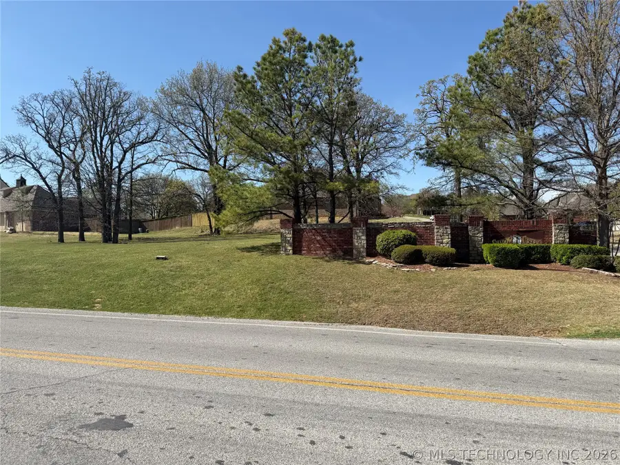 1302 N Old North Place, Sand Springs, OK 74063 - #2
