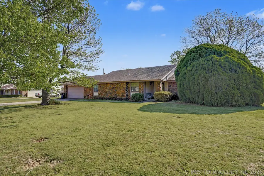 8217 N 165th Avenue, Owasso, OK 74055 - #3