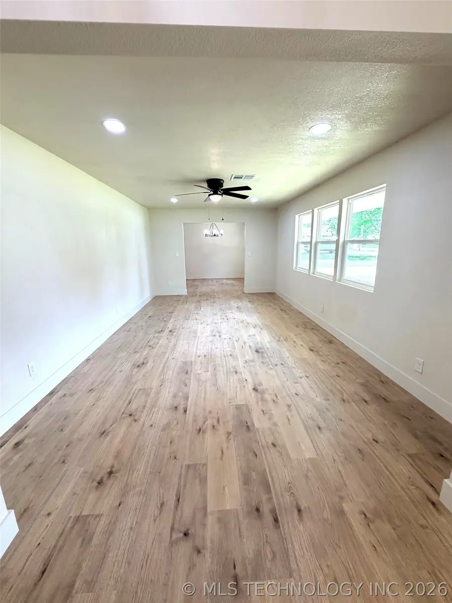 512 Pine Street, Henryetta, OK 74437 - #3
