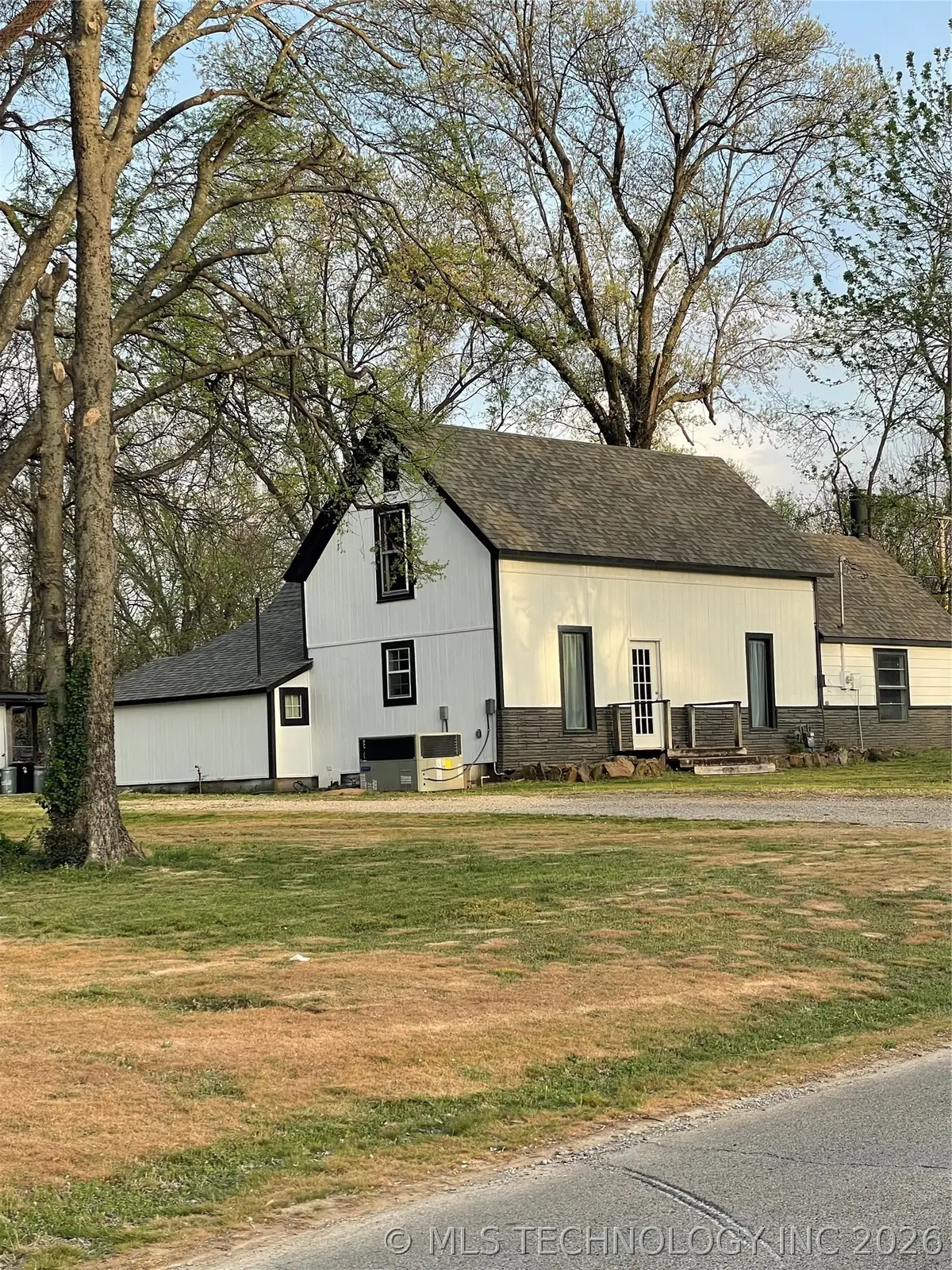 1501 E Cherokee Street, Wagoner, OK 74467 - #1