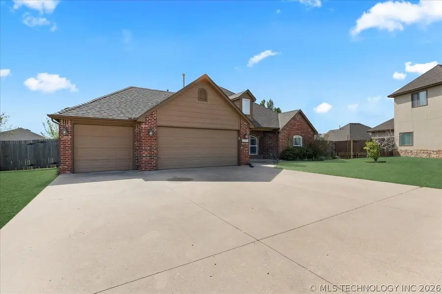 26434 Hann Drive, Claremore, OK 74019 - #3