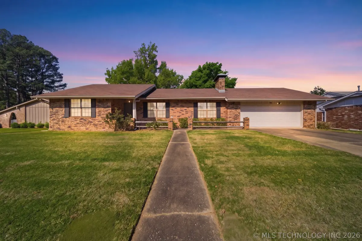 906 Cardinal Lane, Okmulgee, OK 74447 - #1