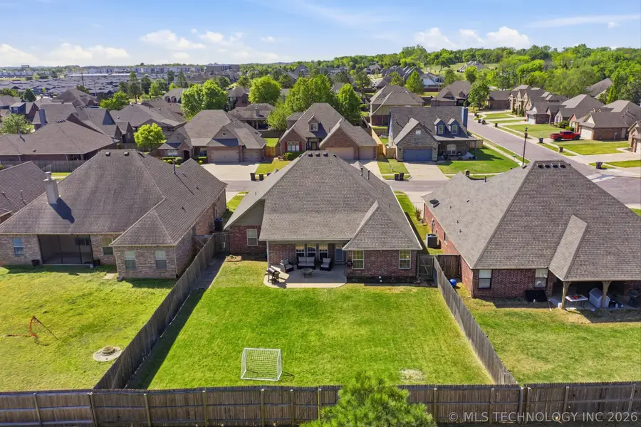 3711 W 110th Street S, Jenks, OK 74037 - #3