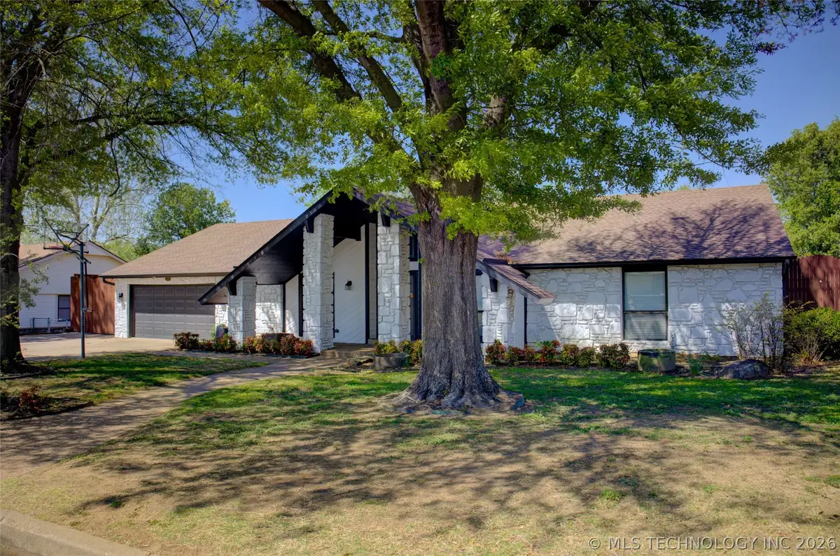 2527 W 68th Place S, Tulsa, OK 74132 - #1