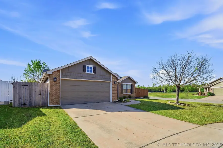 10701 N 152nd East Avenue, Owasso, OK 74055 - #3