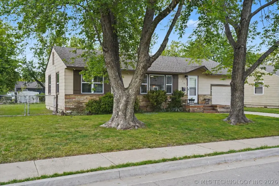 106 W 7th Street, Owasso, OK 74055 - #2