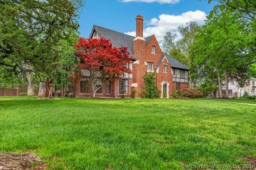 1423 SE Delaware Avenue, Bartlesville, OK 74003 - #3