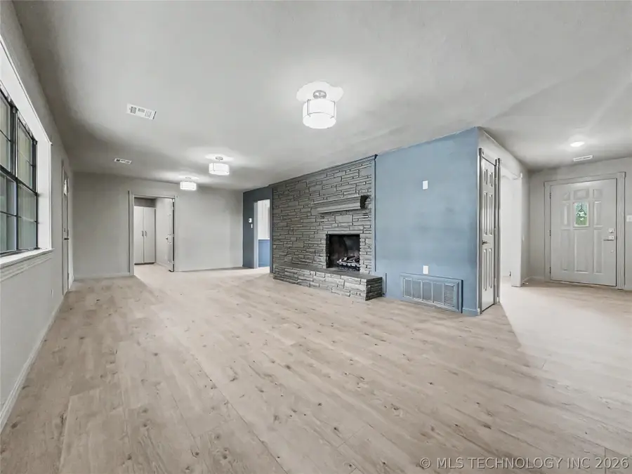 1421 E 18th, Ada, OK 74820 - #3