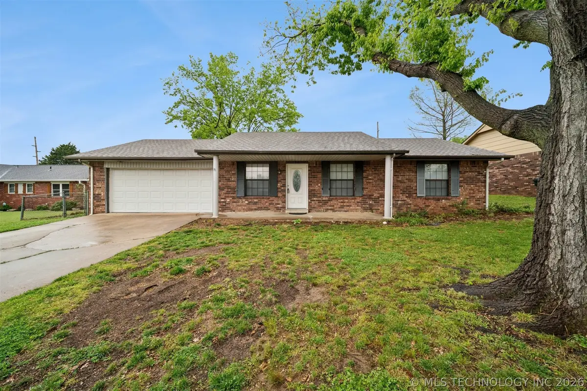 120 W 9th Street S, Claremore, OK 74017 - #1