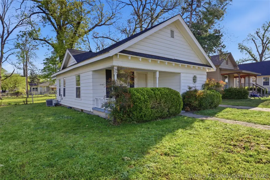 312 E 5th Street, Claremore, OK 74017 - #2