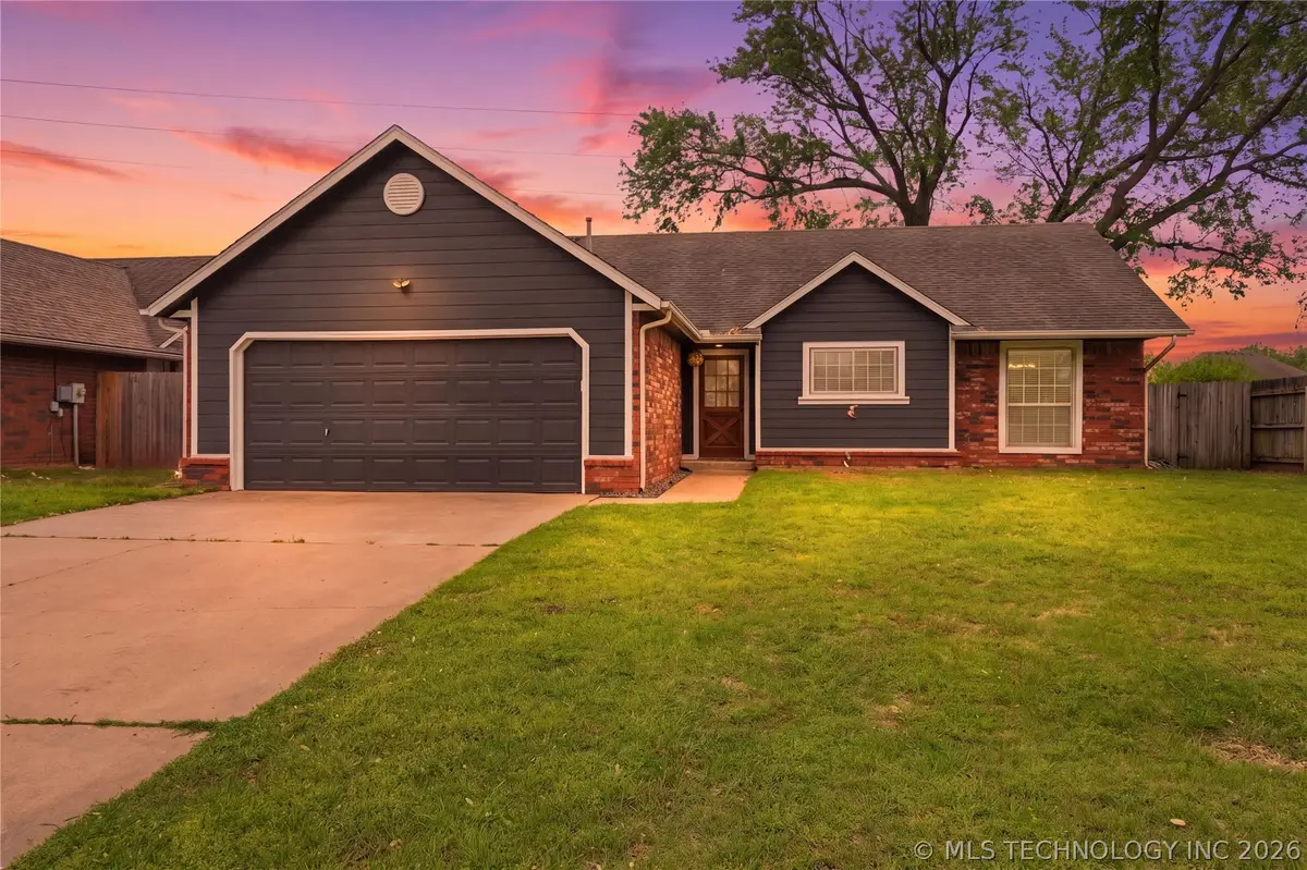 8806 E 135th Street S, Bixby, OK 74008 - #1