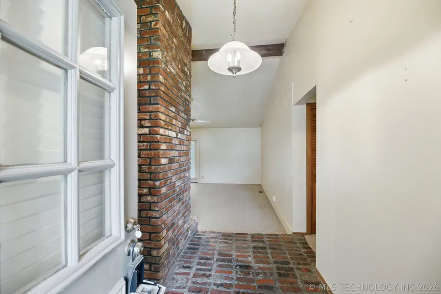 3207 S Skylane Drive, Sand Springs, OK 74063 - #3