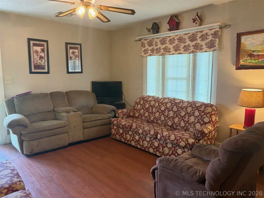 416 W Ash Street, Maud, OK 74854 - #3