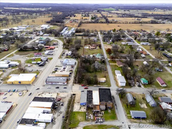 1 W Ross Street, Locust Grove, OK 74352