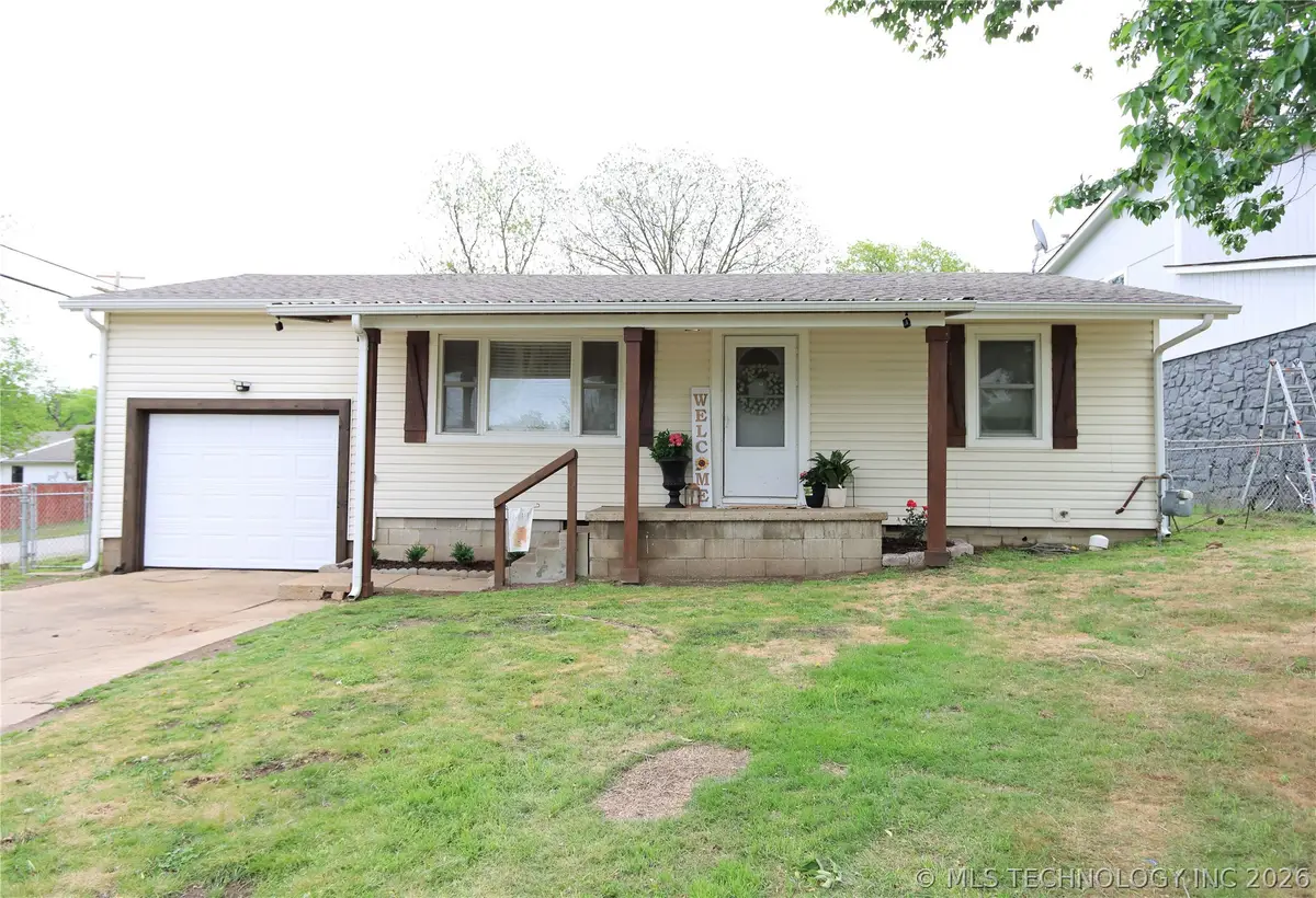 310 N Main Street, Wagoner, OK 74467 - #1