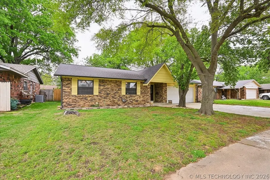 1666 S Pecan Avenue, Broken Arrow, OK 74011 - #2