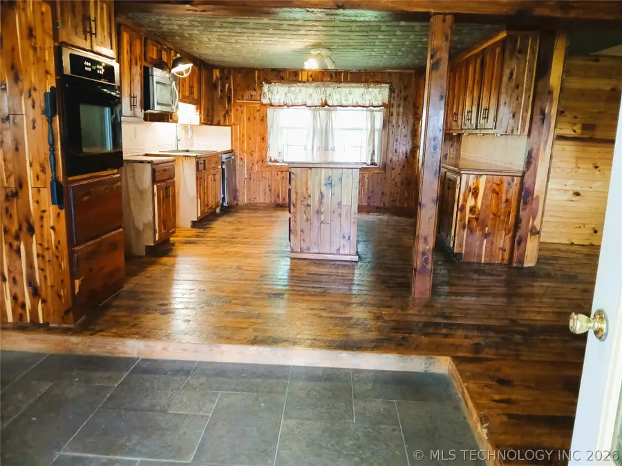 642 Mississippi Street, Nowata, OK 74048 - #3