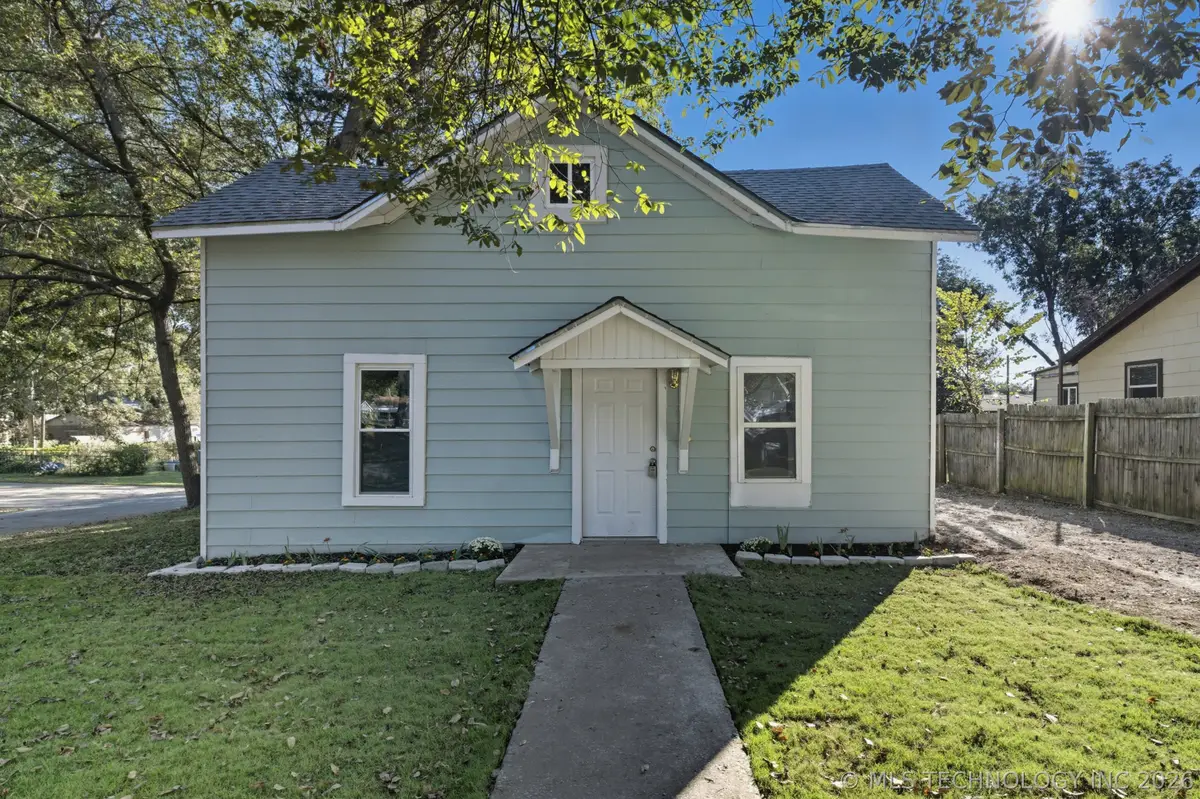 611 N Division Street, Cleveland, OK 74020 - #1