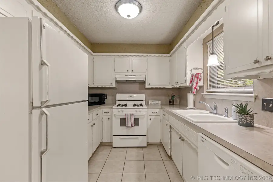 1725 S Pine Avenue, Broken Arrow, OK 74012 - #3