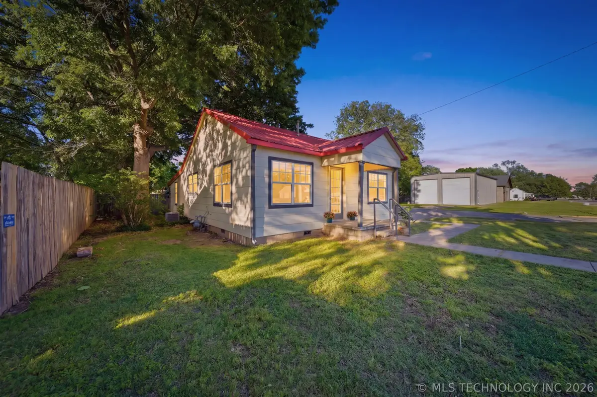 320 E Gentry Avenue, Checotah, OK 74426 - #1