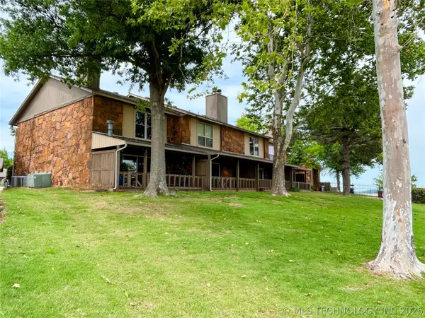7020 Lakeshore Drive #20, Eufaula, OK 74432