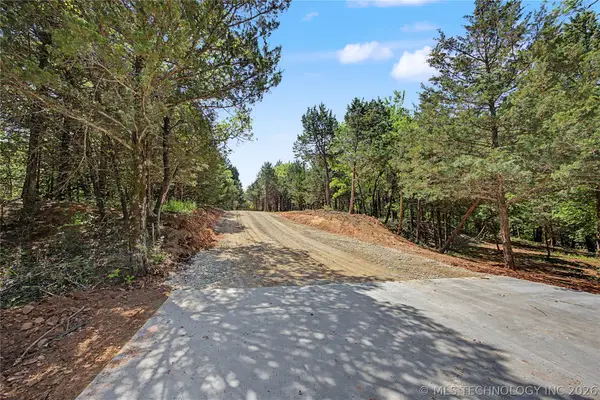 1 N Lakeview Drive, Guthrie, OK 73044