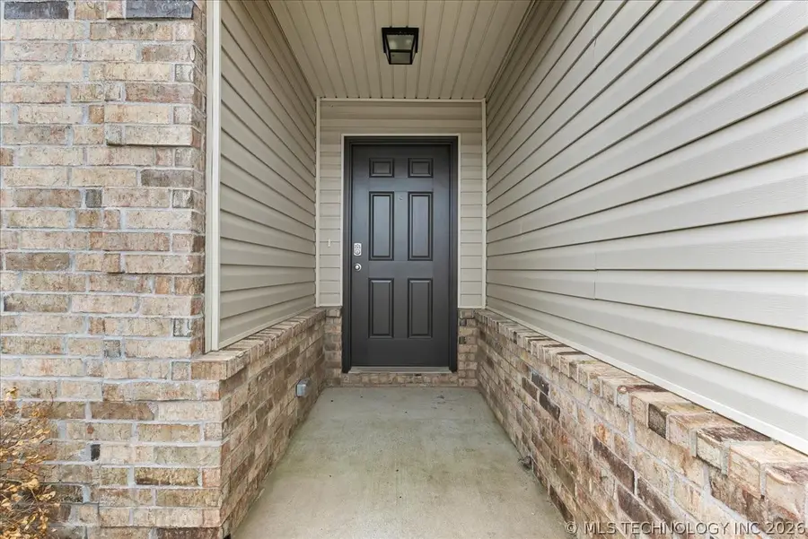 10016 E 109th Place, Owasso, OK 74055 - #2